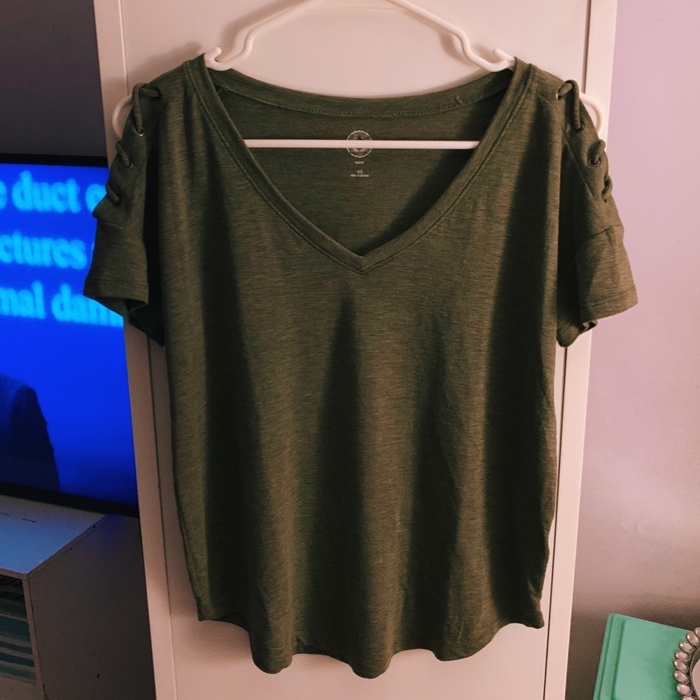 ⭐️Green Charlotte Russe Top⭐️
